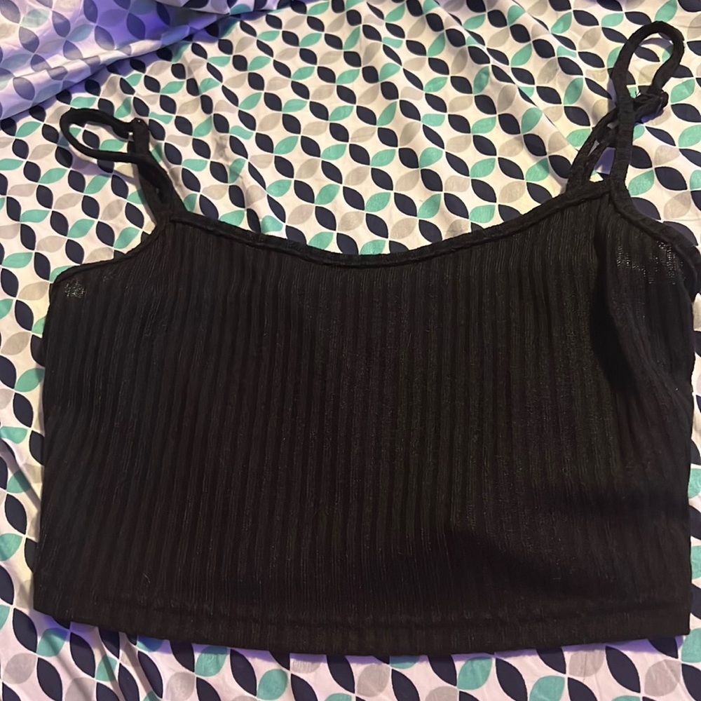 light plain black crop top, perfect basic